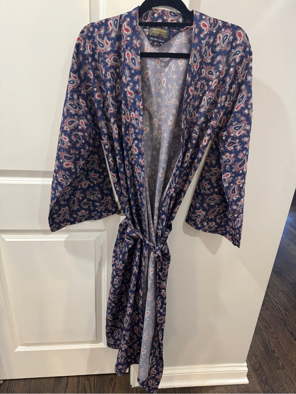 Vintage Van Heusen “Super Silk” Paisley Robe (OS)